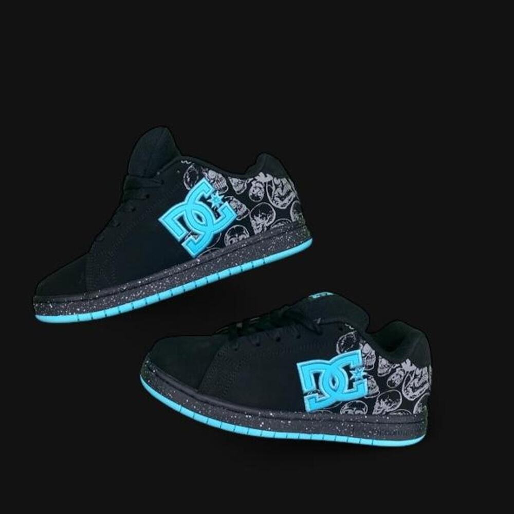 Y2k skull graphic dc shoes